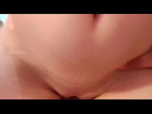 ❤️ Sleeping in my sister's room and that's how I woke up ❌ Porn video at us ❌️❤